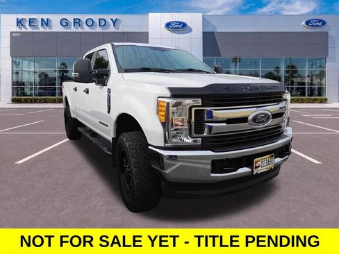 Used 2017 Ford F250 XL w/ STX Appearance Package AWD/4WD image 1