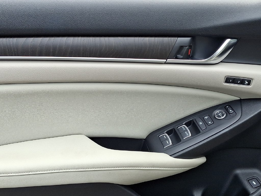 Used 2018 Honda Accord EX-L image 13
