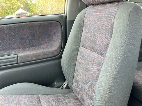 Used 1999 Chevrolet Tracker 2WD Convertible image 27