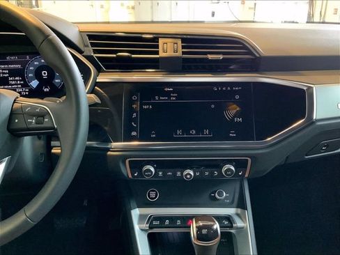 Used 2025 Audi Q3 2.0T Premium w/ Convenience Package AWD/4WD image 15
