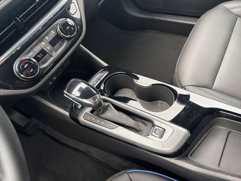 Used 2025 Buick Envista Sport Touring image 40