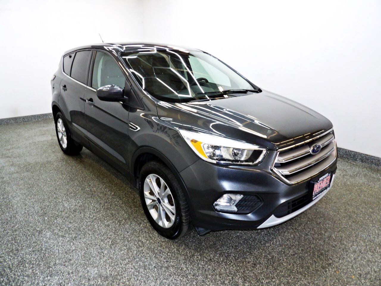 Used 2017 Ford Escape SE AWD/4WD image 3