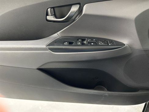 Used 2019 Hyundai Veloster 2.0 image 20