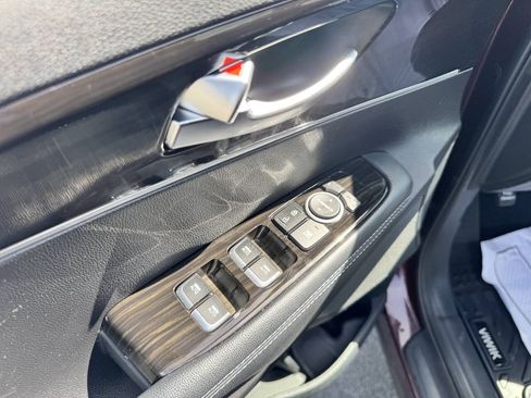 Used 2019 Kia Sorento FWD image 18