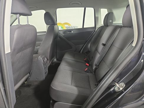 Used 2017 Volkswagen Tiguan Limited w/ Premium Package image 12