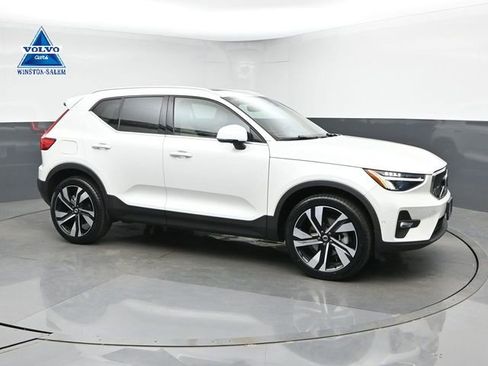 Used 2023 Volvo XC40 B5 Plus w/ Protection Package Premier AWD/4WD image 1
