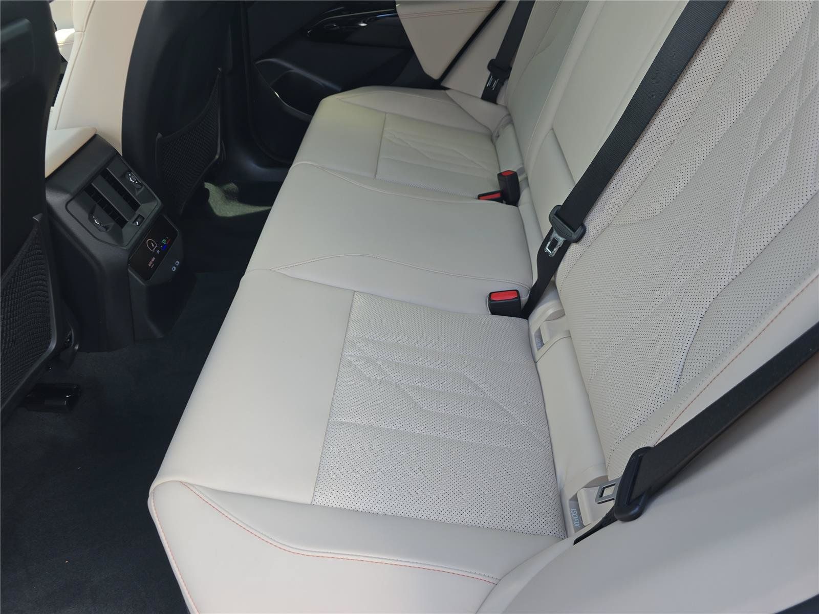 Used 2026 BMW X3 xDrive30i w/ Premium Package AWD/4WD image 14