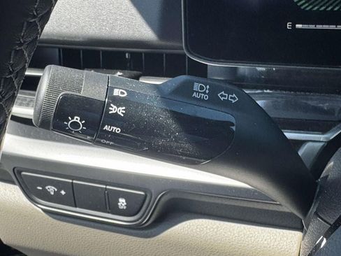 Certified 2026 Kia Carnival FWD image 21