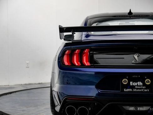Used 2020 Ford Mustang Shelby GT500 w/ Carbon Fiber Track Pack image 12