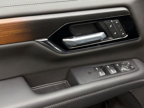 Used 2026 GMC Yukon Denali w/ Sun & Power Step Package image 29