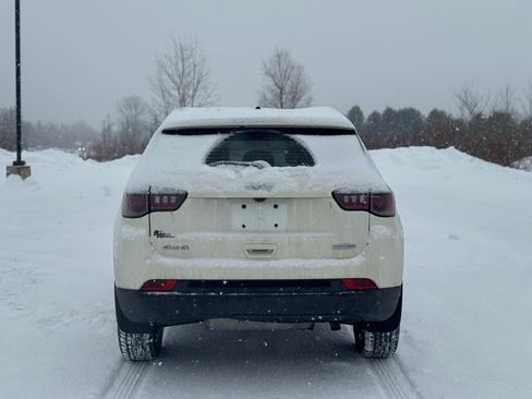 Used 2019 Jeep Compass Latitude w/ Cold Weather Group image 5