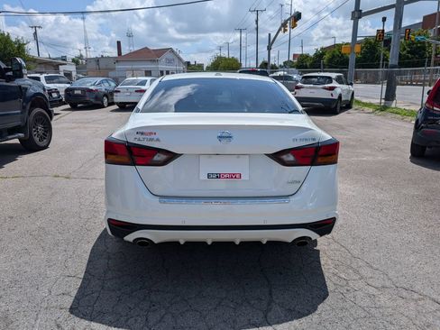 Used 2021 Nissan Altima 2.5 Platinum AWD/4WD image 7