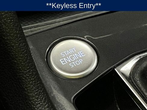 Used 2023 Volkswagen Tiguan SE w/ Panoramic Sunroof Package image 15