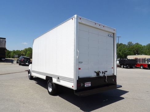 Used 2016 GMC Savana 3500 Extended image 5