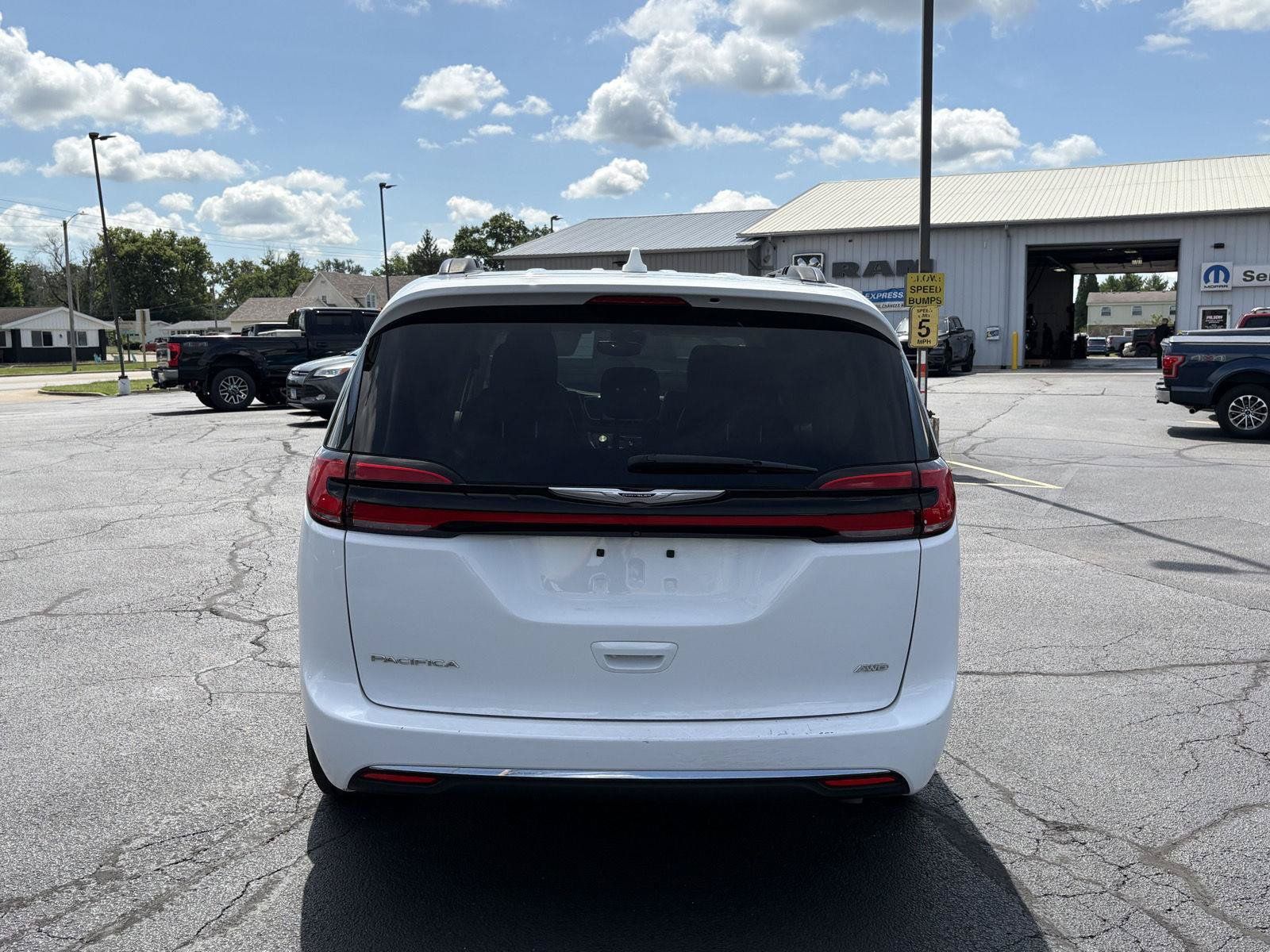 Used 2022 Chrysler Pacifica Touring-L AWD/4WD image 20
