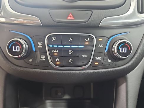 Used 2018 Chevrolet Equinox LT AWD/4WD image 28