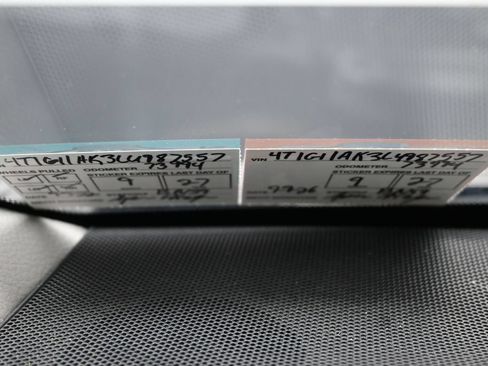 Used 2020 Toyota Camry SE FWD image 8
