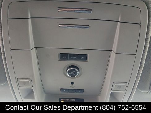 Used 2018 Chevrolet Suburban LT image 23