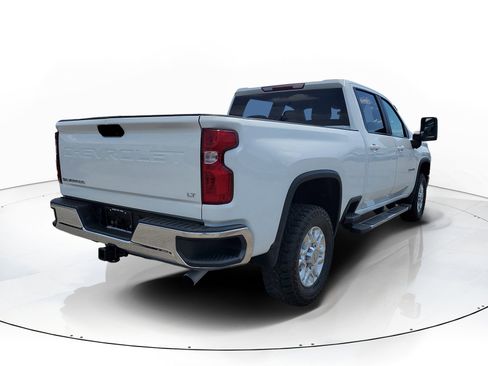 Used 2023 Chevrolet Silverado 2500 LT w/ Convenience Package AWD/4WD image 3