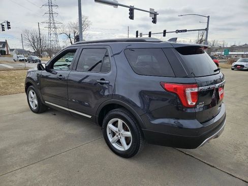 Used 2017 Ford Explorer XLT w/ Equipment Group 202A AWD/4WD image 8