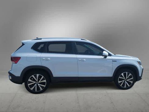 Used 2022 Volkswagen Taos SE AWD/4WD image 9