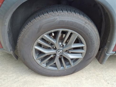 Used 2022 Nissan Rogue S FWD image 5