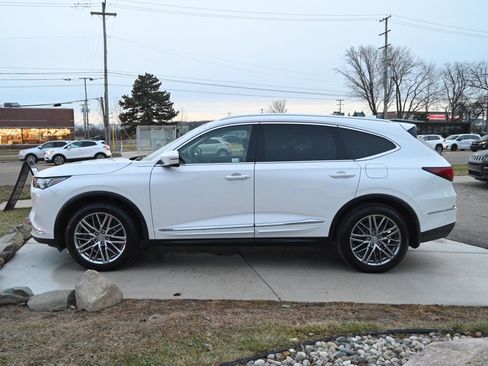 Used 2024 Acura MDX Advance Package image 8