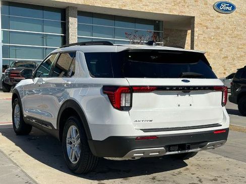 New 2026 Ford Explorer Active w/ Active Comfort Package image 9