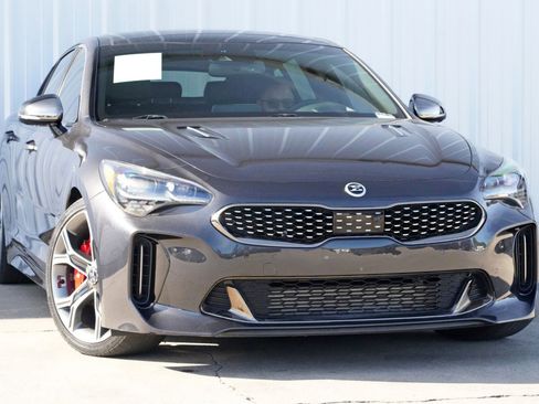 Used 2020 Kia Stinger GT2 image 2