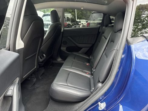 Used 2024 Tesla Model Y Long Range AWD/4WD image 25