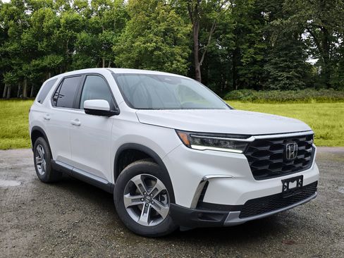 New 2025 Honda Pilot EX-L image 1