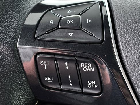 Used 2018 Ford Explorer Platinum image 32