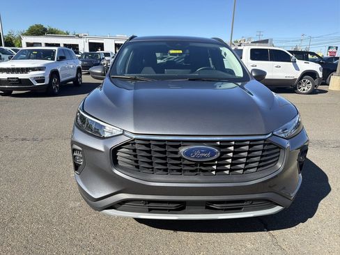 Used 2025 Ford Escape SE FWD image 8