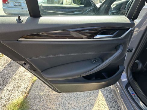 Used 2022 BMW 530i xDrive w/ M Sport Package image 20