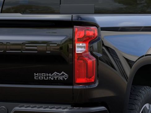 New 2026 Chevrolet Silverado 1500 High Country w/ Z71 Off-Road Package AWD/4WD image 11