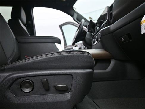 Certified 2025 Chevrolet Silverado 3500 High Country w/ High Country Premium Package image 22