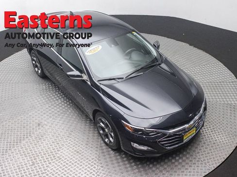 Used 2023 Chevrolet Malibu LT FWD image 3