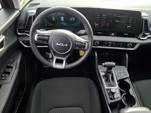 Certified 2024 Kia Sportage LX image 11
