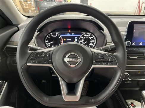 Used 2023 Nissan Altima 2.5 SV image 15