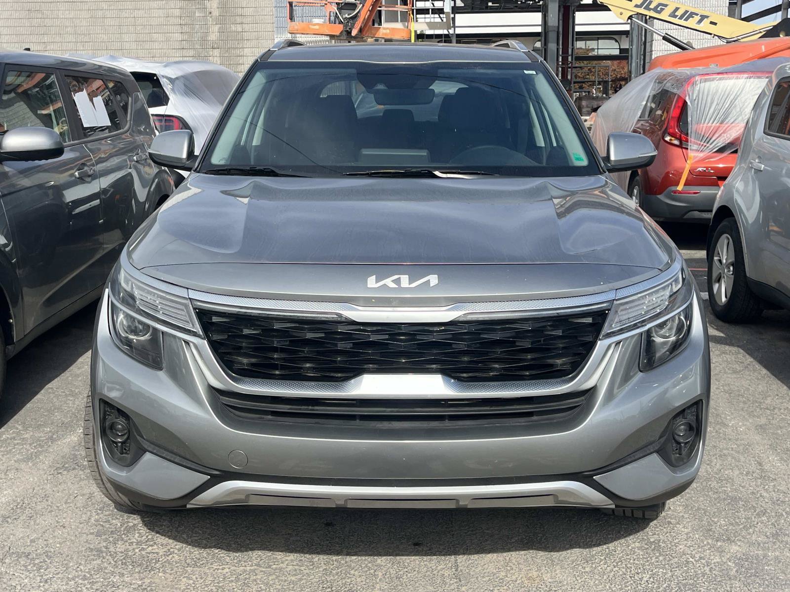 Used 2023 Kia Seltos S FWD image 2