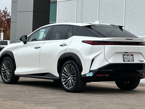 Used 2023 Lexus RZ 450e Premium image 6