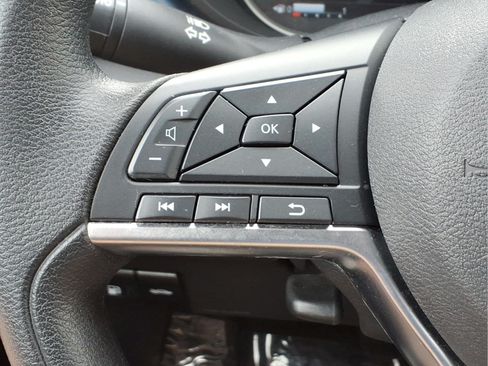 Certified 2025 Nissan Versa SV FWD image 17