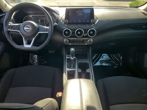 Used 2025 Nissan Sentra SV FWD image 10