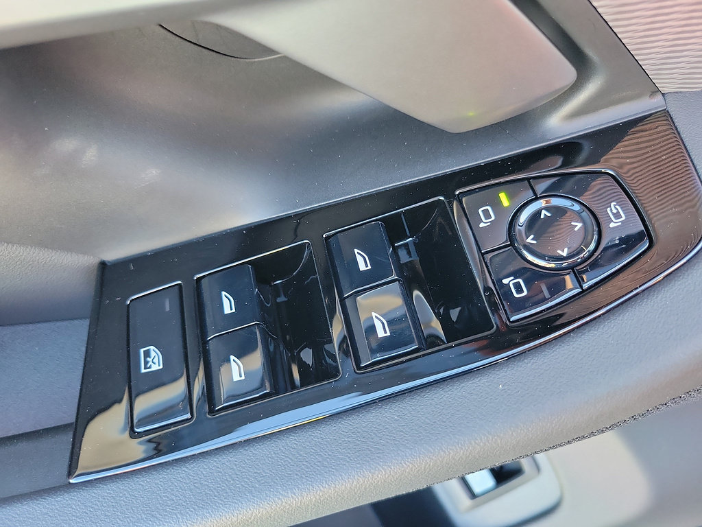 Used 2026 BMW 530i w/ M Sport Package RWD image 22