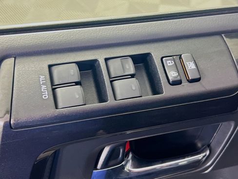 Used 2022 Toyota 4Runner TRD Off-Road Premium image 18