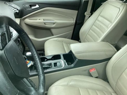 Used 2017 Ford Escape Titanium image 16