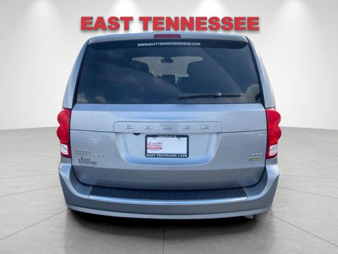 Used 2019 Dodge Grand Caravan SXT image 4