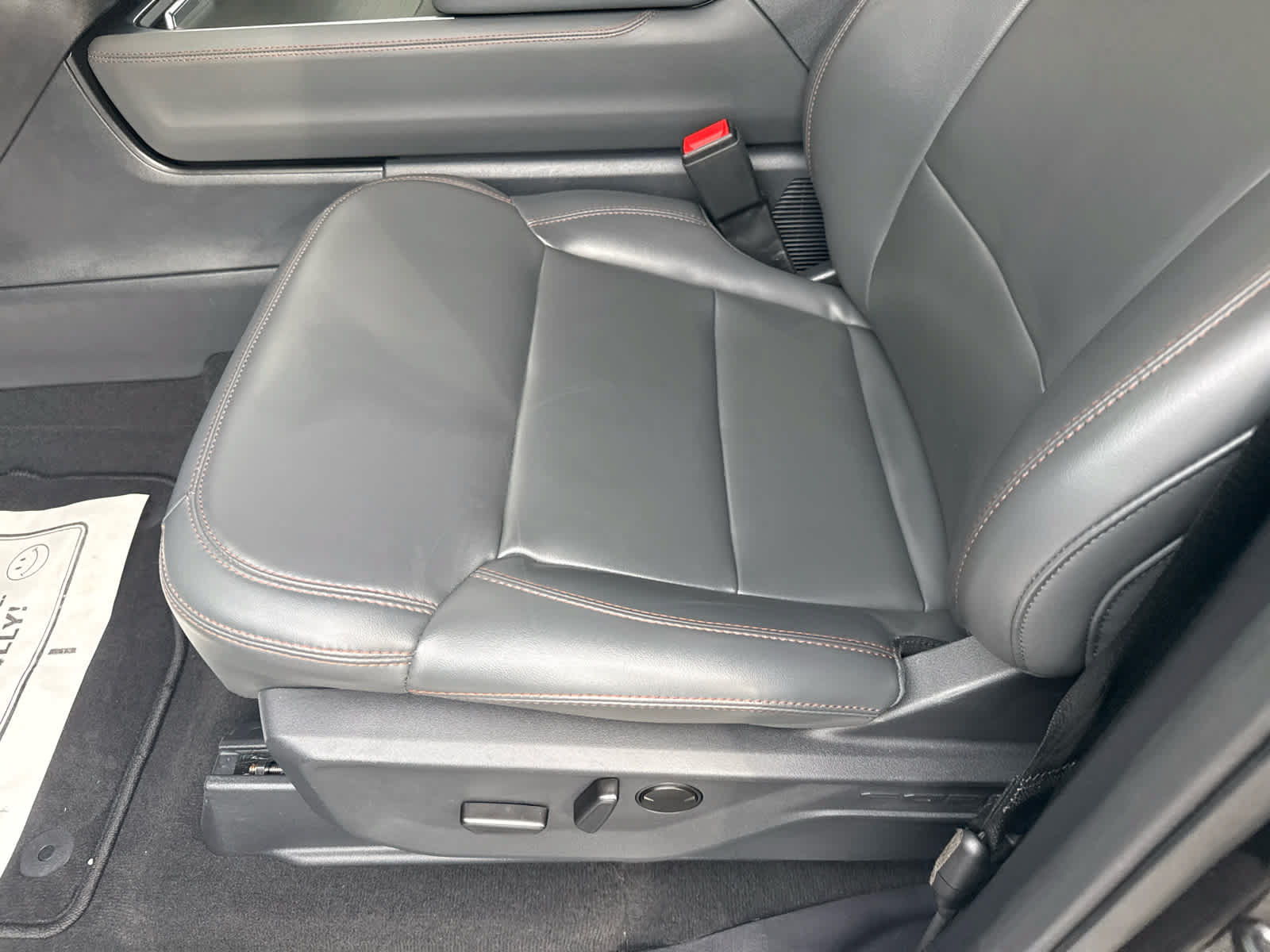 Used 2025 Ford Expedition Active RWD image 9
