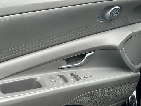 Used 2021 Hyundai Elantra SE image 13