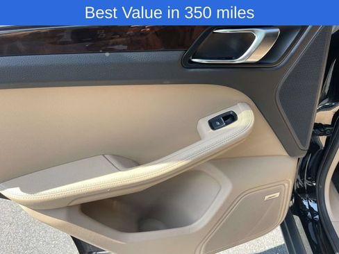 Used 2020 Porsche Macan AWD/4WD image 15